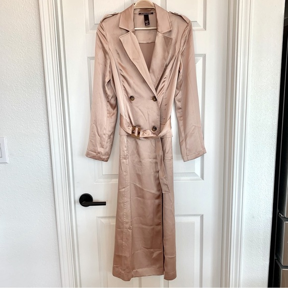 🌟 NWOT VS Beige Long Satin Double-Breasted Trench Coat Robe with Belt Tie Waist - Picture 3 of 9